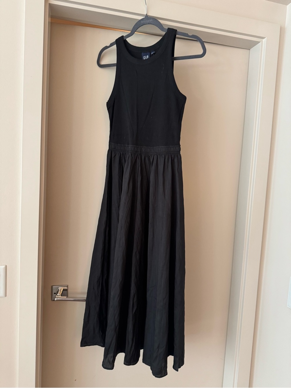 GAP Black Sleeveless Maxi Dress